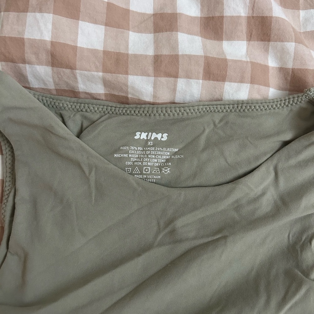 SKIMS Olive Seamless Scoop Tank